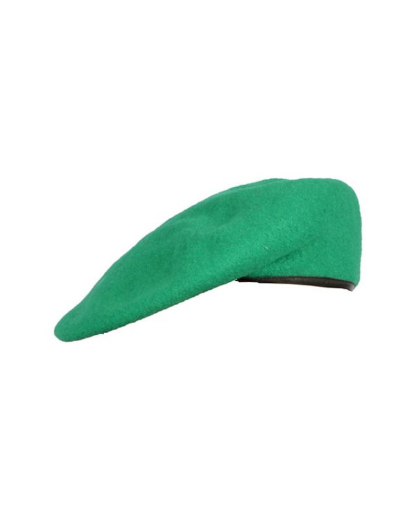 Originál AČR baret barevný použitý - světle zelený 54-55 baret světle zelený použitý   baret světle zelený originál používaný AČR baret má kožený okraj ve kterém je protažena šňůrka na ztažení složení: vrchní materiál 100%vlna