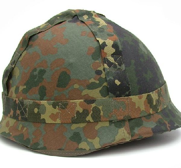 povlak na přilbu BW Originální plátěnný kamuflážní povlak na helmu používaný v Německém Bundeswehru      velikost povlaku je universální      k helmě se přichycuje pomocí stahovací šňůrky