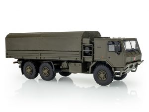 Kaden model Tatra 815-7 valník s plachtou 6x6 zelený Sběratelský a perfektně propracovaný kovový model v měřítku 1:43 s možností odklápění kabiny a kompletně odpruženého podvozku s resinovou valníkovou nástavbou včetně plachty.   měřítko: 1:43 materiál: kov barva: zelená ruční výroba vyrobeno v ČR výrobce: Kaden