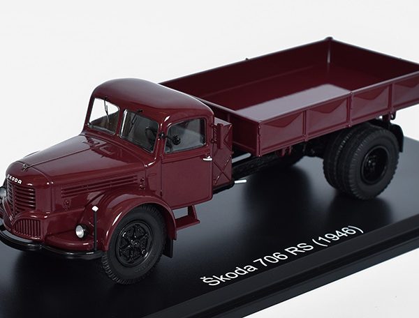 Premium ClassiXXs model Škoda 706 RS Sklápěč 1946 model Škoda 706 RS Sklápěč 1946 - kovový model auta   měřítko: 1:43 Barva: vínová Balení: plastová krabička Výrobce: Premium ClassiXXs