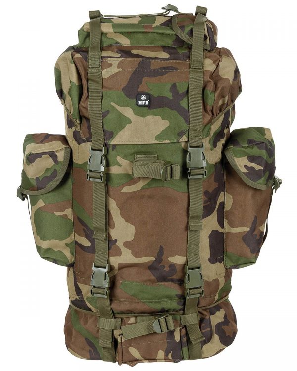MFH batoh BW bojový woodland Kvalitní replika bojového batohu   Německý combat batoh z pevného polyesteru - obvodové kompresní popruhy