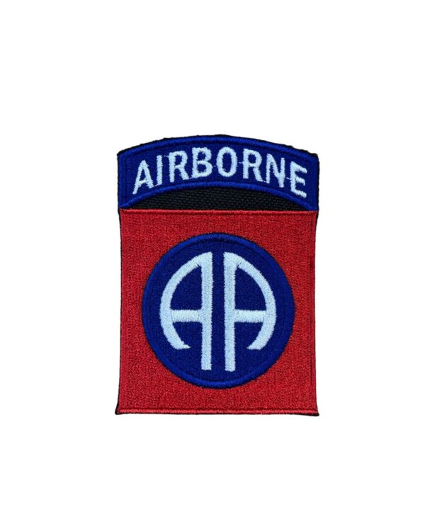 nášivka 82.výsadková divize textilní nášivka s motivem 82. výsadkové divize US Army (82nd airborne division) rozměr cca 6 x 8 cm
