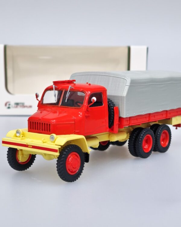 model Praga V3S valník s plachtou červená/šedá Model nákladního vozu Praga V3S ve variantě valník s plachtou