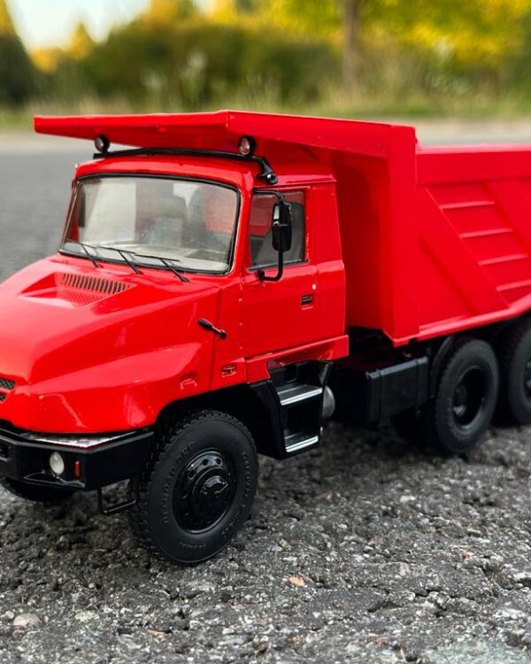 model Tatra 163 Jamal červená SSM Kovový model nákladního vozu Tatra 163 Jamal