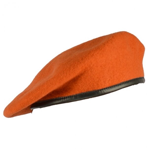 Originál AČR baret barevný nový - oranžový 60-61 baret oranžový originál používaný AČR baret má kožený okraj ve kterém je protažena šňůrka na ztažení složení: vrchní materiál 100%vlna