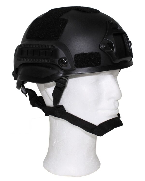 MFH helma taktická US 'MICH 2002' černá Helma: ABS plast Boční lišty: Sklolaminát Montáž na přední straně: Sklolaminát Podbradní pásek: 70% Polyester
