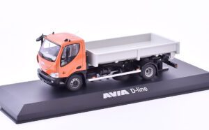 FOXtoys model AVIA D-Line oranž kontejner výrobce modelu: Foxtoys měřítko: 1:43 materiál: kov/plast model je dodáván v plastové vitríně