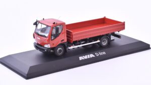 FOXtoys model AVIA D-line červená sklápěč výrobce modelu: Foxtoys měřítko: 1:43 materiál: kov/plast model je dodáván v plastové vitríně