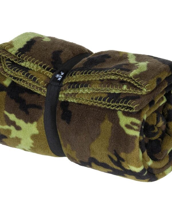 MFH deka fleece vz 95 200x150cm Univerzální flísová příjemná deka s mnohostranným využitím. Český maskovací vzor 95 les.   obšité okraje rozměr 200x150cm gramáž 300g/m2 dodáváno v sáčku se stahováním materiál 100% polyester
