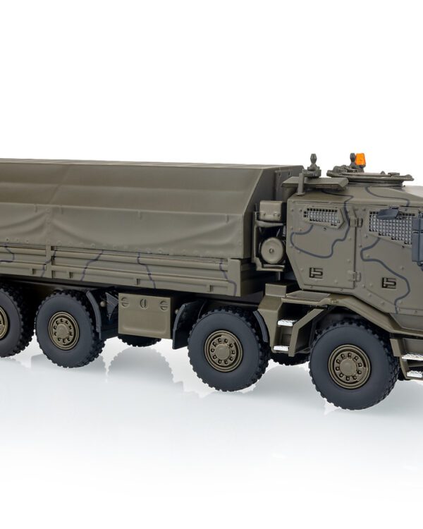 Kaden model Tatra 815-7 PRAM 8x8 Sběratelský a perfektně propracovaný kovový model s resinovou korbou v měřítku 1:43 s možností odklápění kabiny a kompletně odpruženého podvozku.   měřítko: 1:43 materiál: kov barva: zelená ruční výroba vyrobeno v ČR výrobce: Kaden   Jedná se o model z prototypové série.