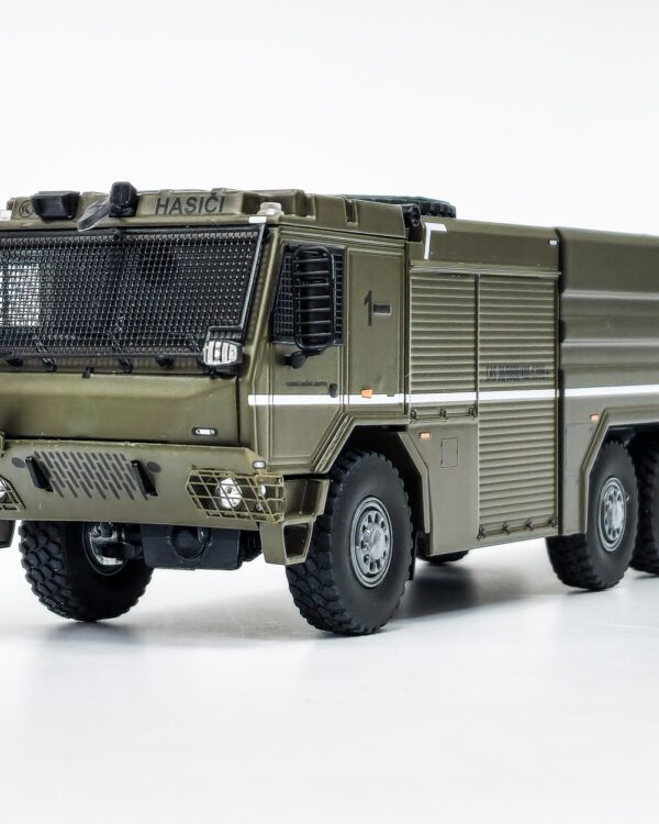 Kaden model Tatra 815-7 6x6 CAS 30 VHJ khaki Sběratelský a perfektně propracovaný model s odklápěcí kabinou Tatra 815-7
