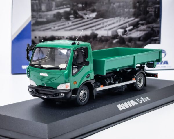 FOXtoys model AVIA D-Line zelená kontejner FOXtoys model AVIA D-Line zelená kontejner výrobce modelu: Foxtoys měřítko: 1:43 materiál: kov/plast model je dodáván v plastové vitríně