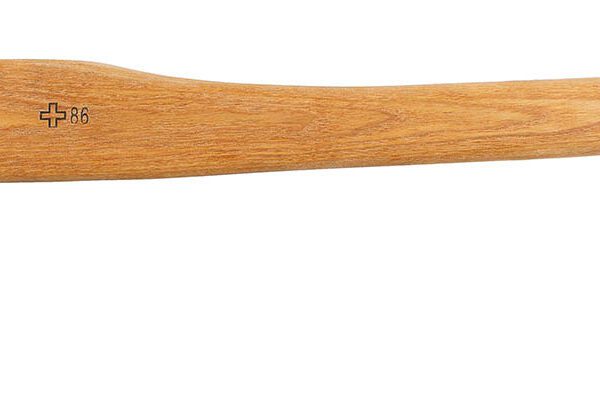 MFH sekera velká Klasická velká sekera s dřevěným topůrkem.   celková délka 59 cm hlava sekery 20 cm čepel 12 cm materiál - tvrzená ocel