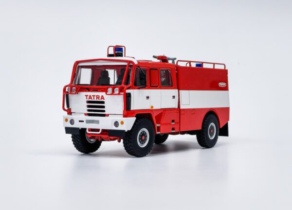 Kaden model Tatra 815-2 90 R75 4x4.1 Has Detailně zpracovaný sběratelský model homologačního závodního speciálu Tatra 815-2 90 R 75 4x4.1 HAS (homologační vůz základ pro stavbu dakarského speciálu) Model byl vyroben tradičním českým výrobcem KADEN a vznikl kompletně v České republice s velkým podílem ruční výroby. Jedná se o sběratelskou limitovanou sérii 200 kusů