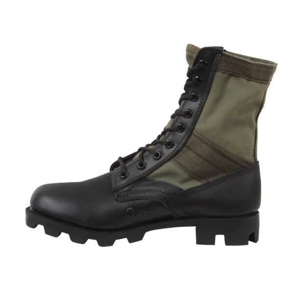 ROTHCO boty US Rothco jungle zelené 8W ROTHCO boty US Rothco jungle zelené 8W Boty US ROTHCO JUNGLE ZELENÉ Replika lehkých amerických bot určených do vlhkého a bažinatého terénu používané ve Vietnamu US armádou. Lehké polstrování na bocích a zadní části proti odřeninám