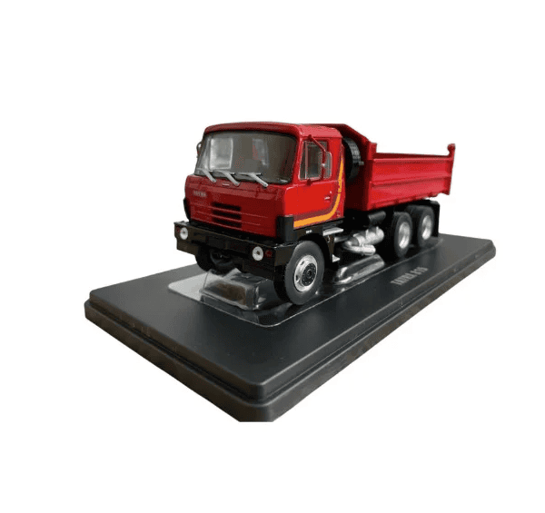 Tatra model Tatra T815 6x6 S3 Detailně zpracovaný model legendárního sklápěcího nákladního vozu Tatra T815 S3 potěší každého sběratele i fanouška techniky. Věrné proporce
